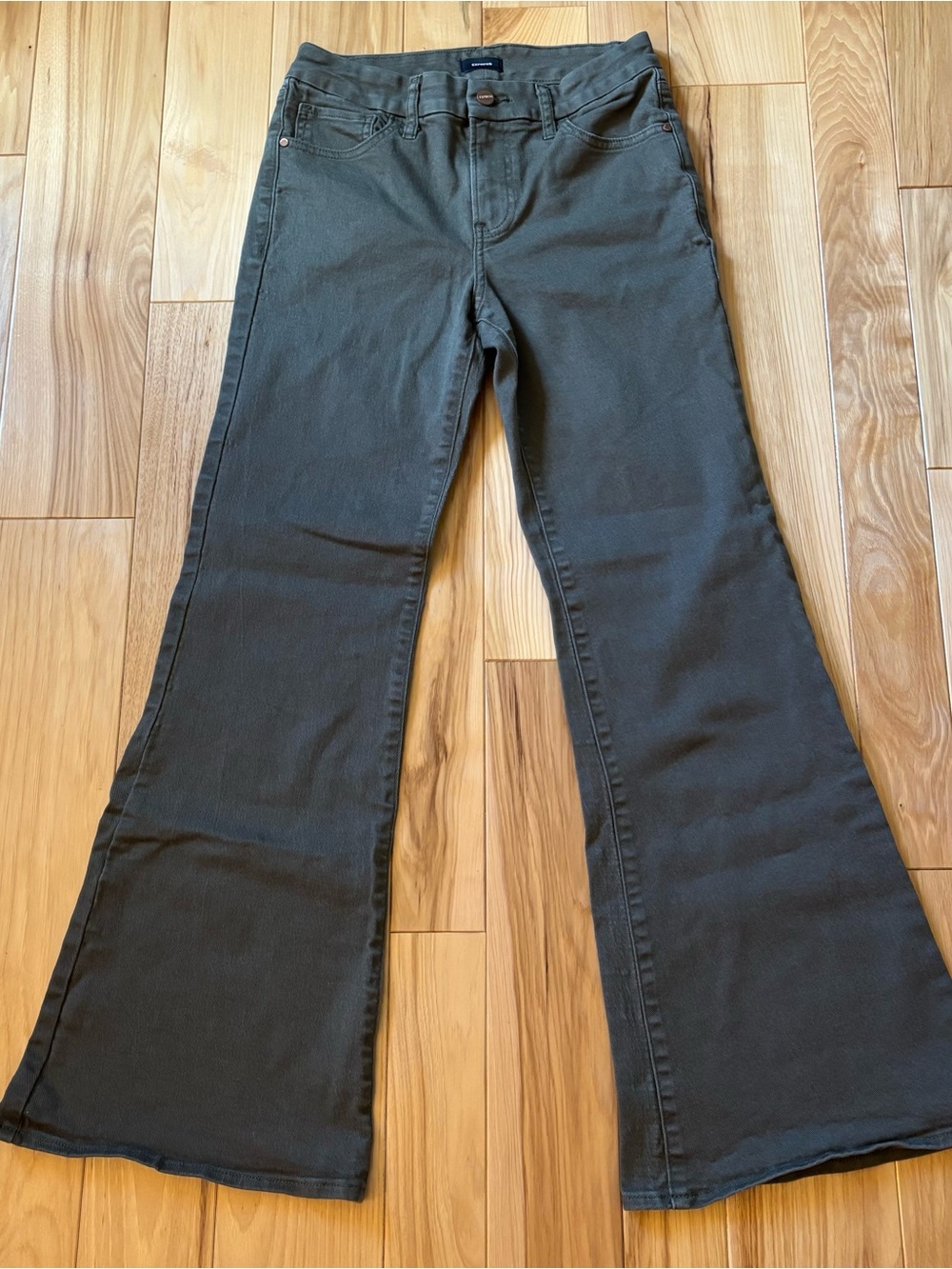 Express 70s Flare Mid Rise Flexx Hyper Stretch Green Jeans Size Medium Short
